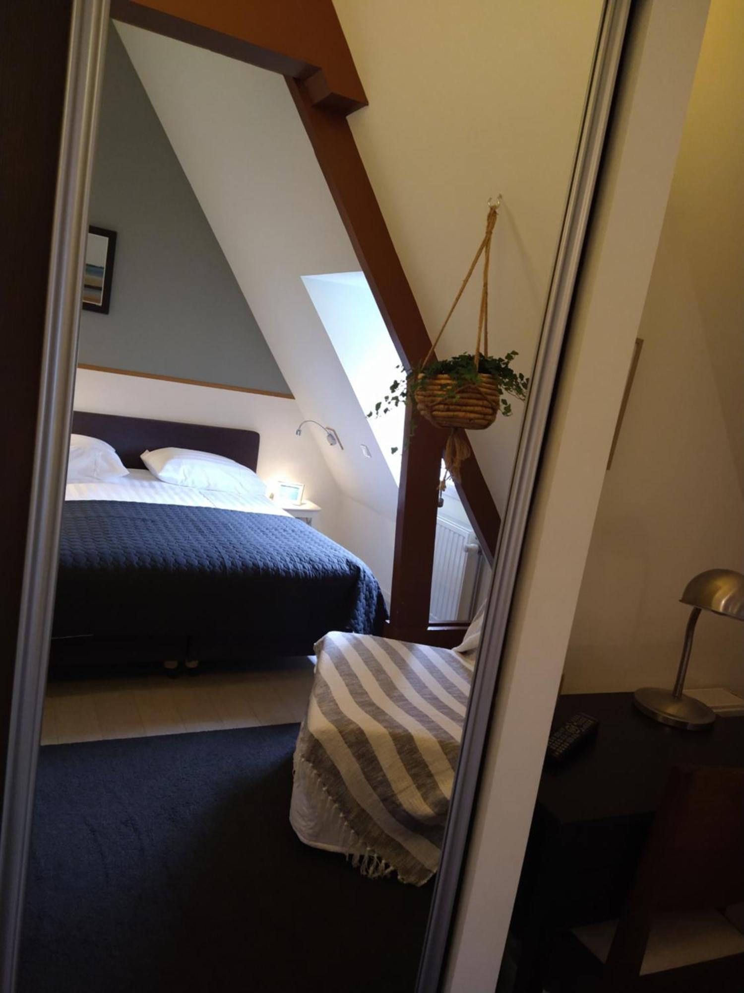 Bed & Brasserie Het Kosthuys Sint-Maartensdijk Bagian luar foto