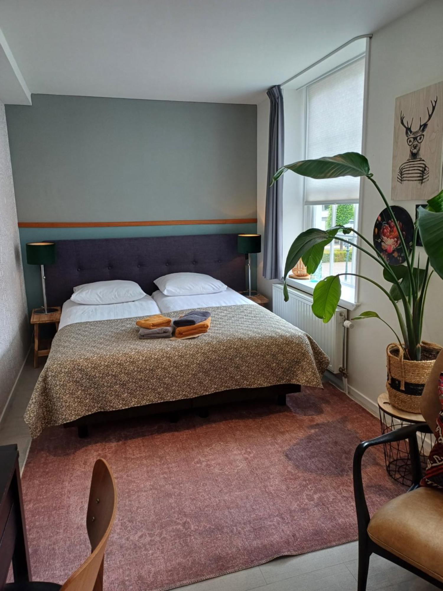 Bed & Brasserie Het Kosthuys Sint-Maartensdijk Bagian luar foto